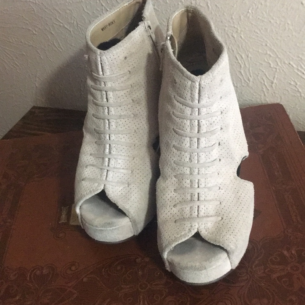 Jeffrey Campbell tan wedges